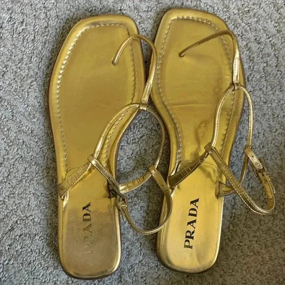 Two pairs Prada, flat metallic sandals - Picture 3 of 14